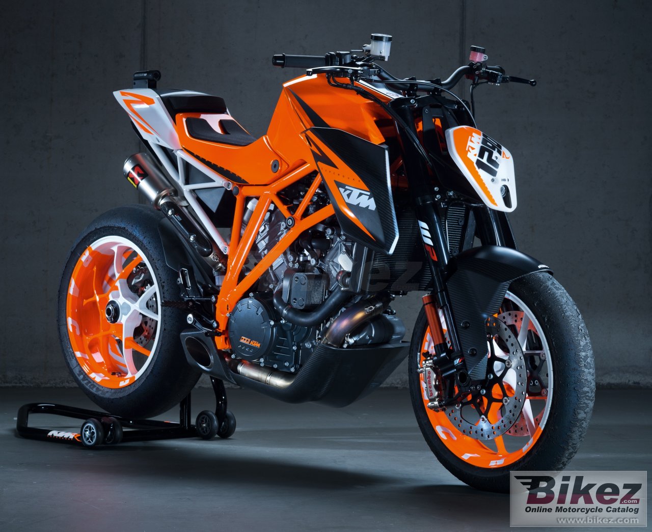 Big KTM 1290 super duke r picture and wallpaper from Bikez.com